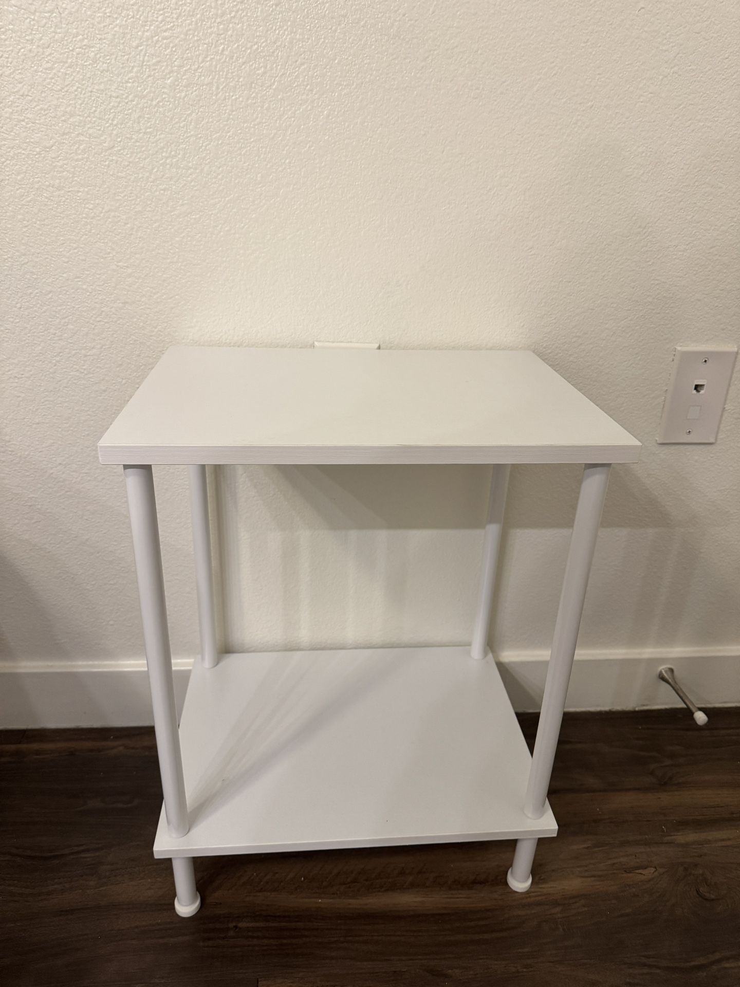 End Table (Set of 2) 