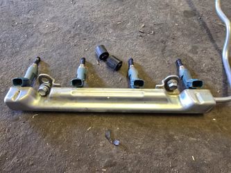 2010-2015 Toyota Prius Fuel Injector & Rail