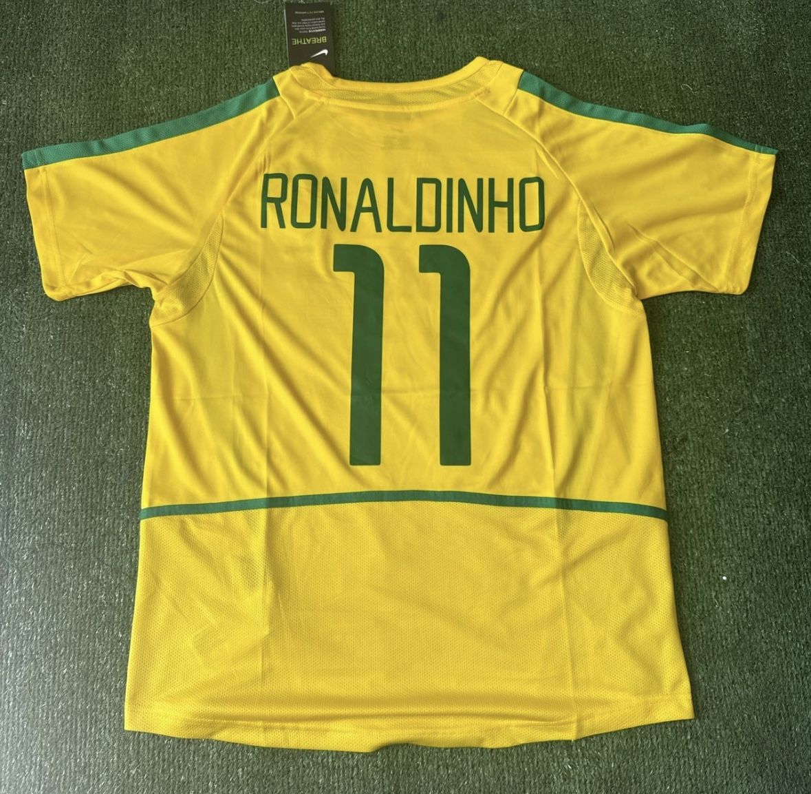 Vintage Nike Retro Brazil National Team 2002 World Cup Ronaldinho