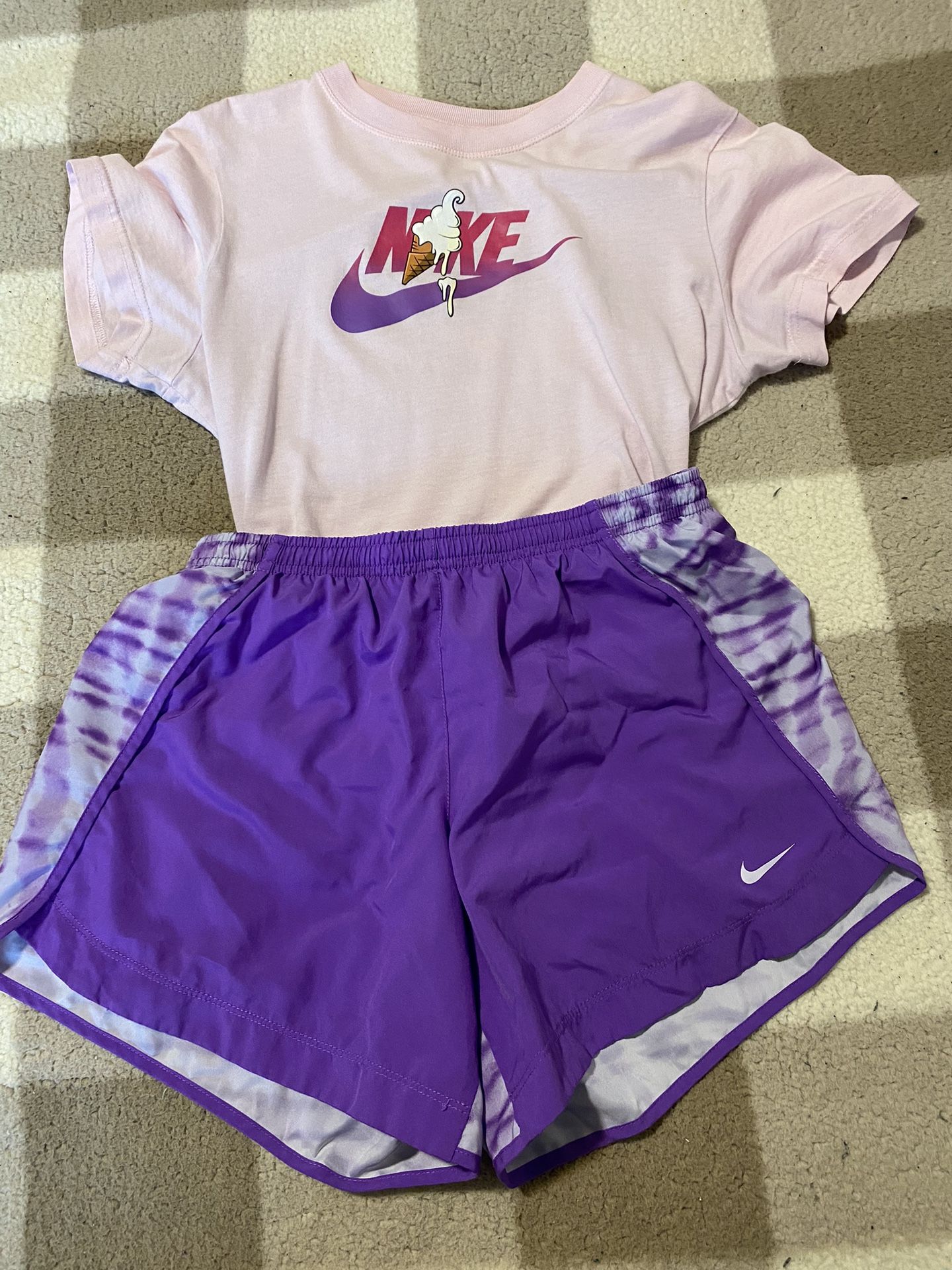 GirlsXL NIKE Shorts&shirt $15