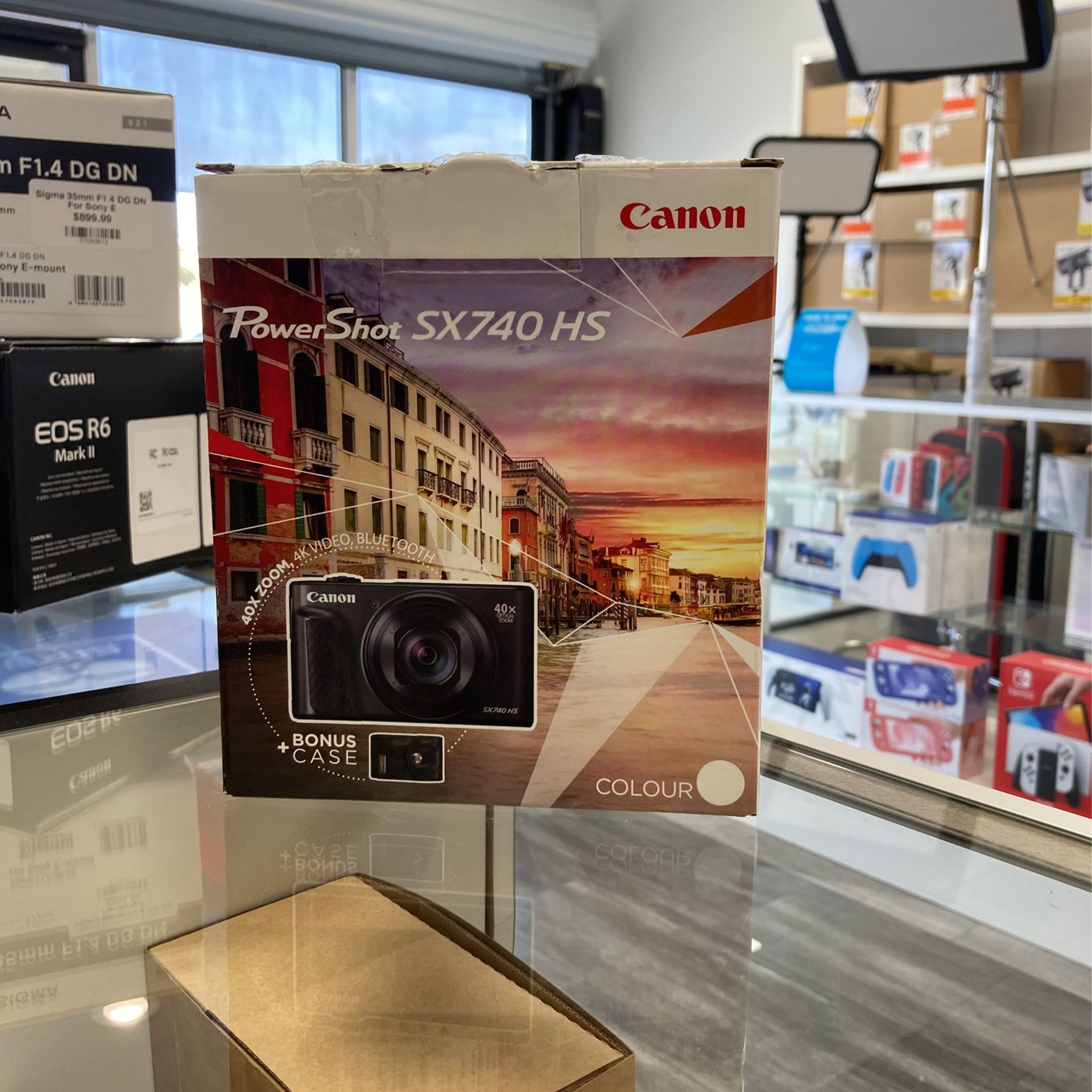 Canon PowerShot SX740 HS With Bonus Bag 