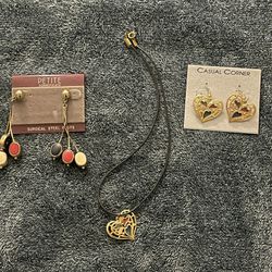 Costume Jewelry Set, Necklace W/matching Earrings & Extra Earring Set