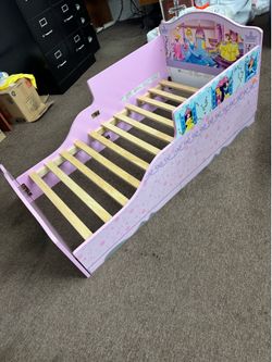Princess toddler bed