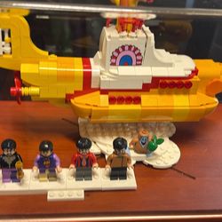 Lego Beatles Yellow Submarine Set with  display case