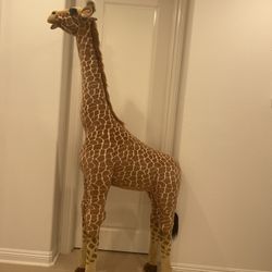 6 1/2 Foot Aurora Giraffe