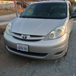 Toyota Sienna 2008
