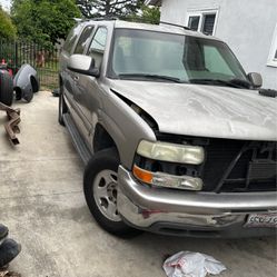 2003 Chevy Suburban Part Out