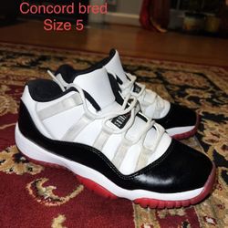 Jordan 11 Low Concord Bred 