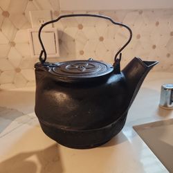 Antique (1800s) Chattanooga Cast Iron Kettle