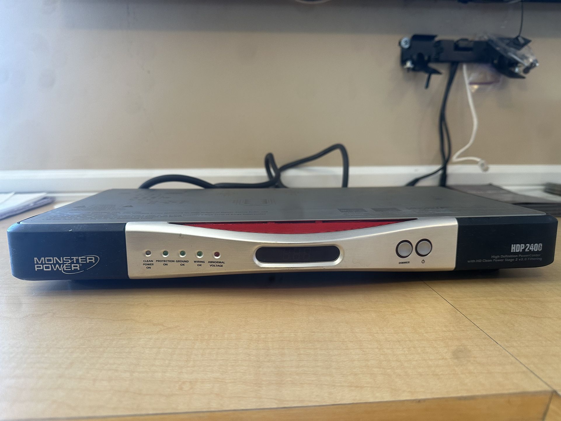 Monster Power HDP2400 PowerCenter