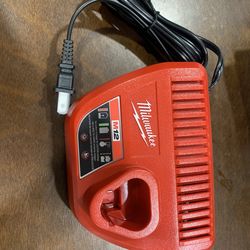 Milwaukee M12 Charger