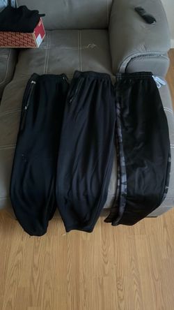Three sweatpants one south pole size l other cargo southpole size xl leg3end size lx