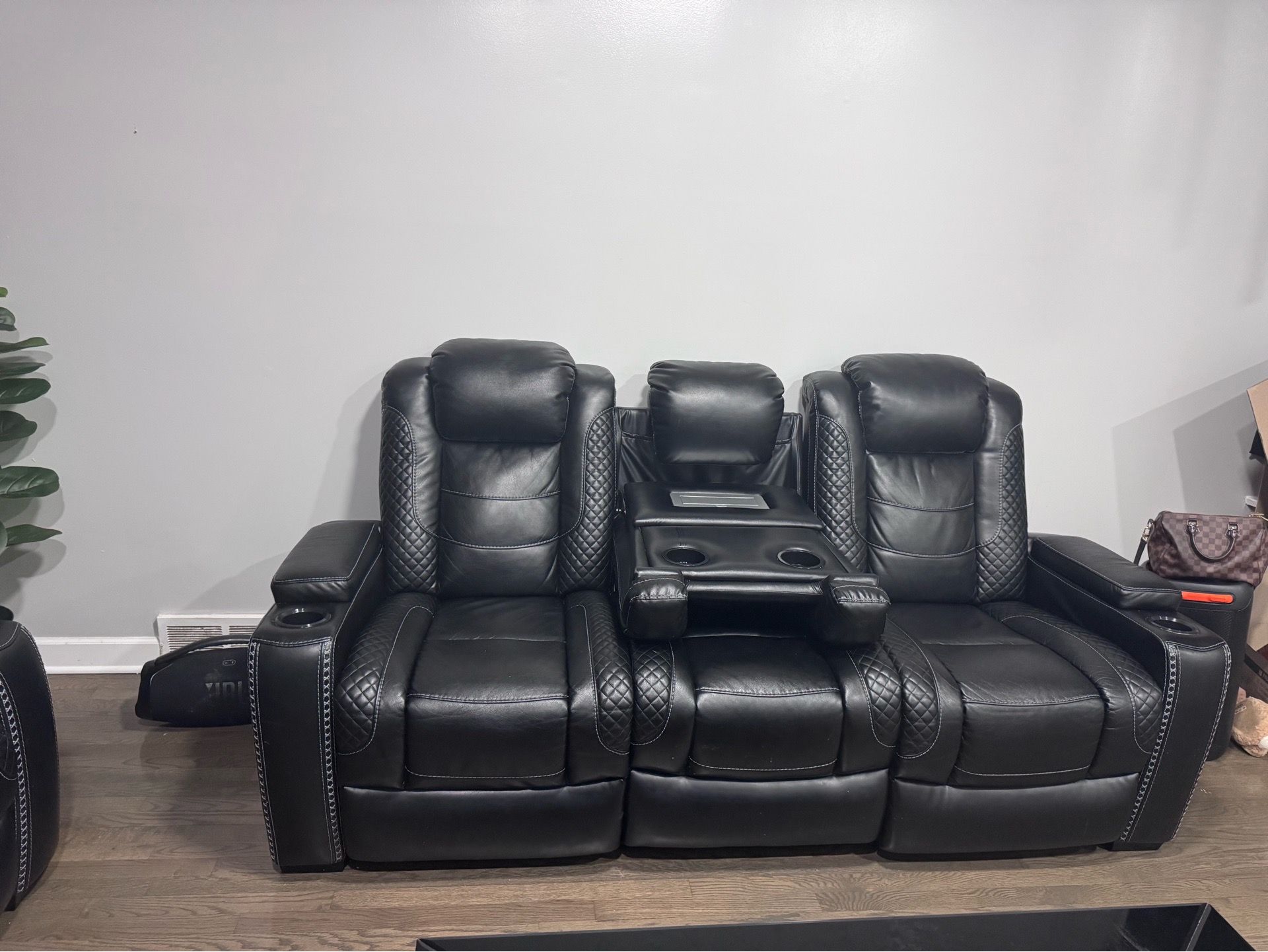 POWER, LED, USB 2PC Reclining Sofa Loveseat Set $1,500in Chicago, IL Condition: used like new- Furniture