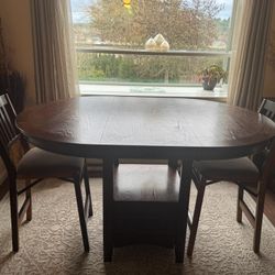 Extendable Dining Table and Chairs