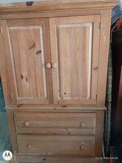 Entertainment armoire