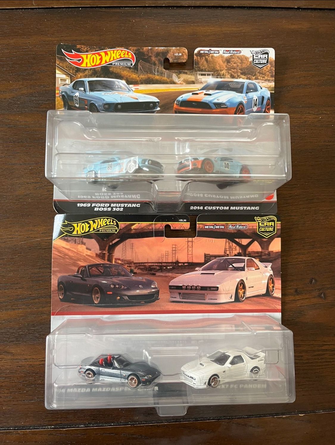 Hot Wheels 2 car pack Mustang Mazda