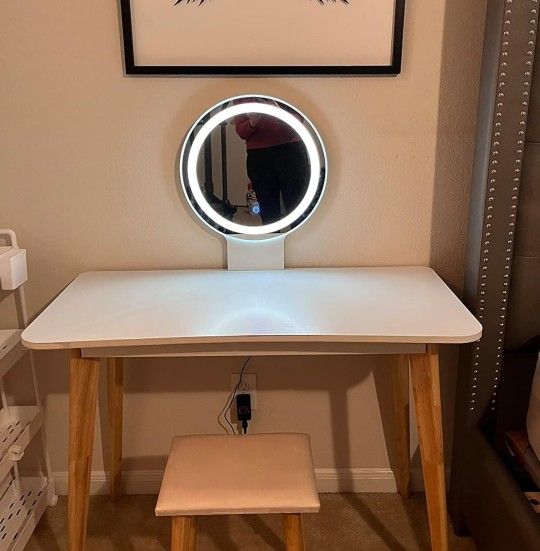 Vanity With Mirror And Light