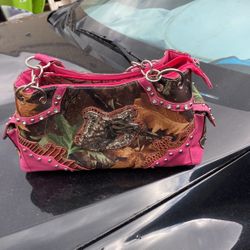 Adorable Western pink Cameo Purse