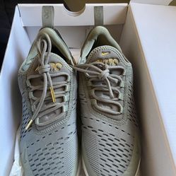 Nike  270 Women Shoes Size 6.5