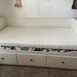 Extendable Bed - IKEA HEMNES - Used