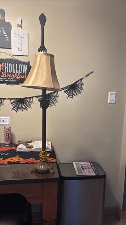 Table lamp