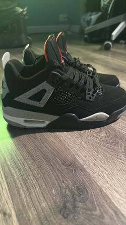 Jordan 4s black grey oreo