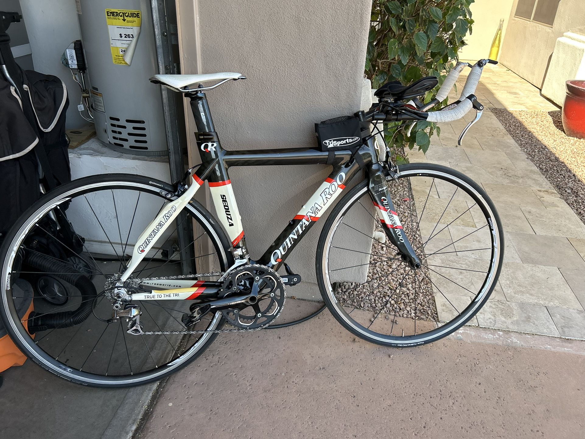 Quintana Roo Seduza carbon fiber triathlon bike