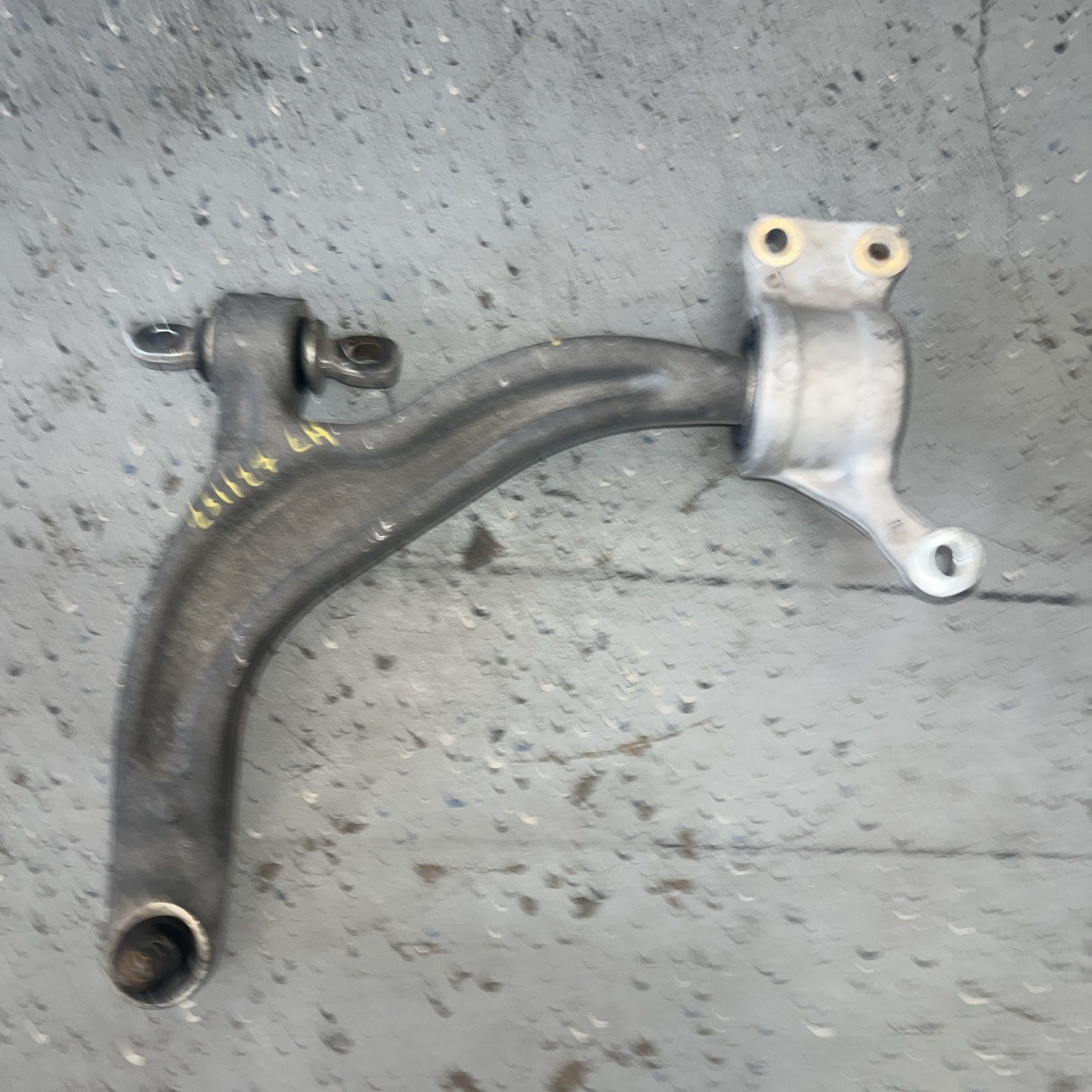 17-24 Chrysler Pacifica Front LH Suspension Lower Control Arm (contact info removed)1AG #251127