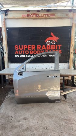 2019 Sierra Door Front Driver OEM 2026