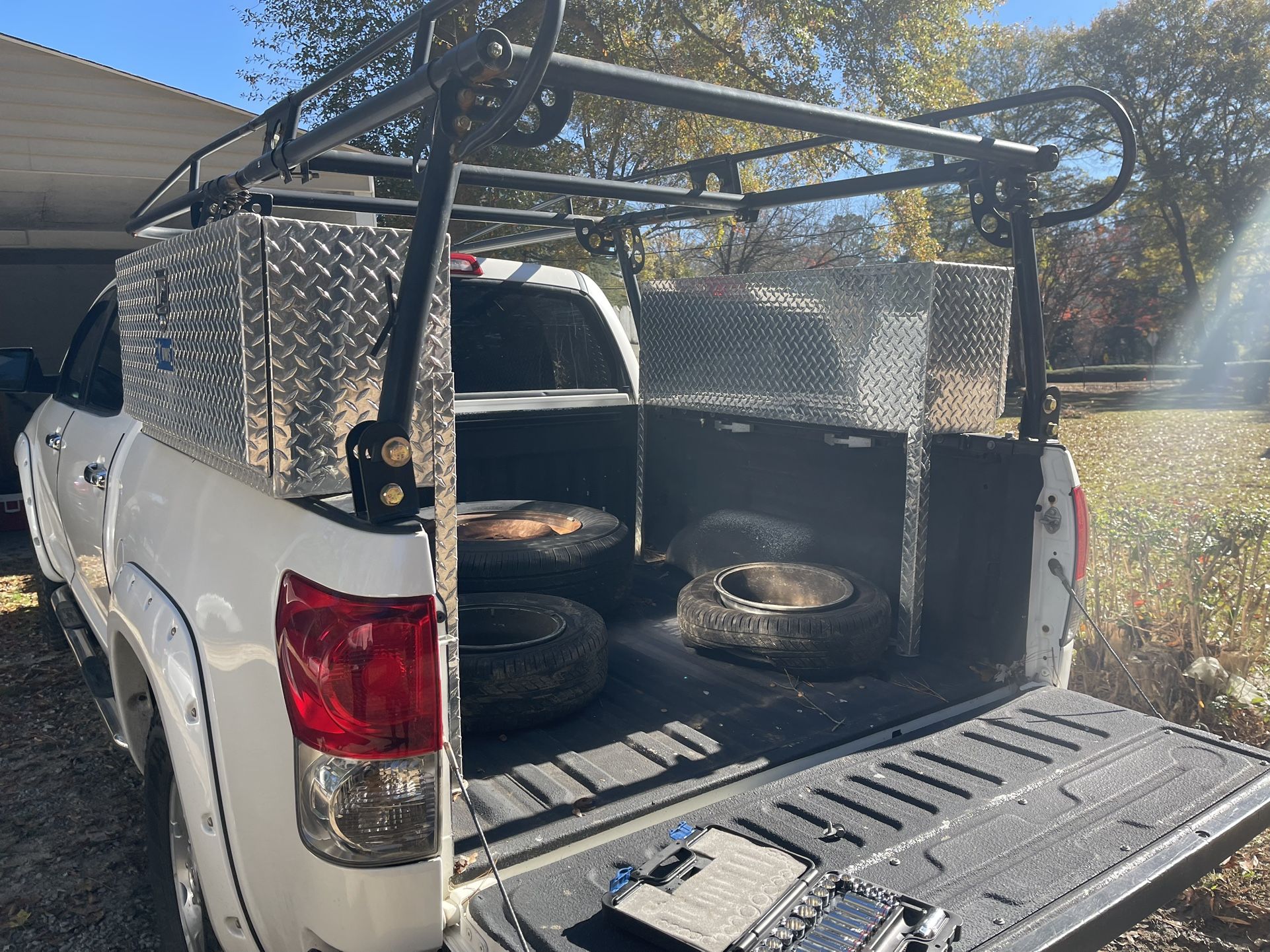 Dual Rack And Toolbox 