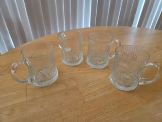Vintage French Arcoroc set of 4 glasses in Cantenbury Crocus pattern.