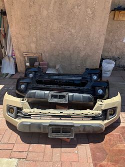 2017 Toyota tacoma.  Front bumper. Parts