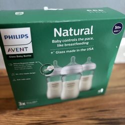 Philips AVENT Glass Baby Bottles – 3 Pack (8 oz, New)