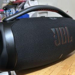 JBL BOOMBOX 3: Big Bass Excellent Condition 