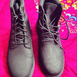 Brand new Timberland women's boots Women’s 7.5