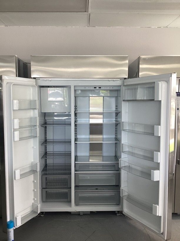 Monogram Side-by-Side Refrigerator in Stainless steel with WiFi Powered by SmartHQ and Climate-Control Drawer