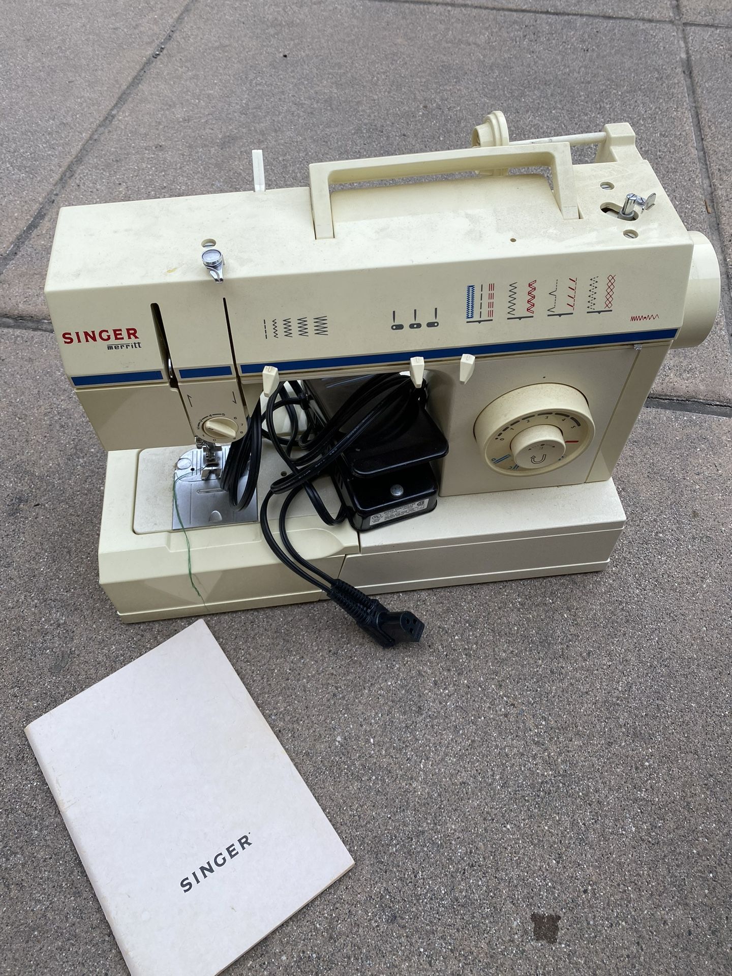 ‘92 Singer Sewing Machine