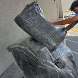 Living Room/Den Furniture 