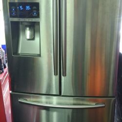 $650 - Samsung stainless 3 Door Refrigerator Freezer excellent 👌  French door currently plugged in & working