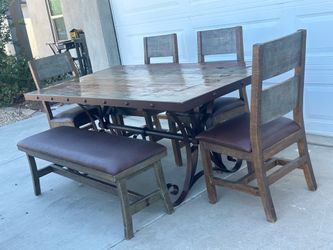 Dining room table set