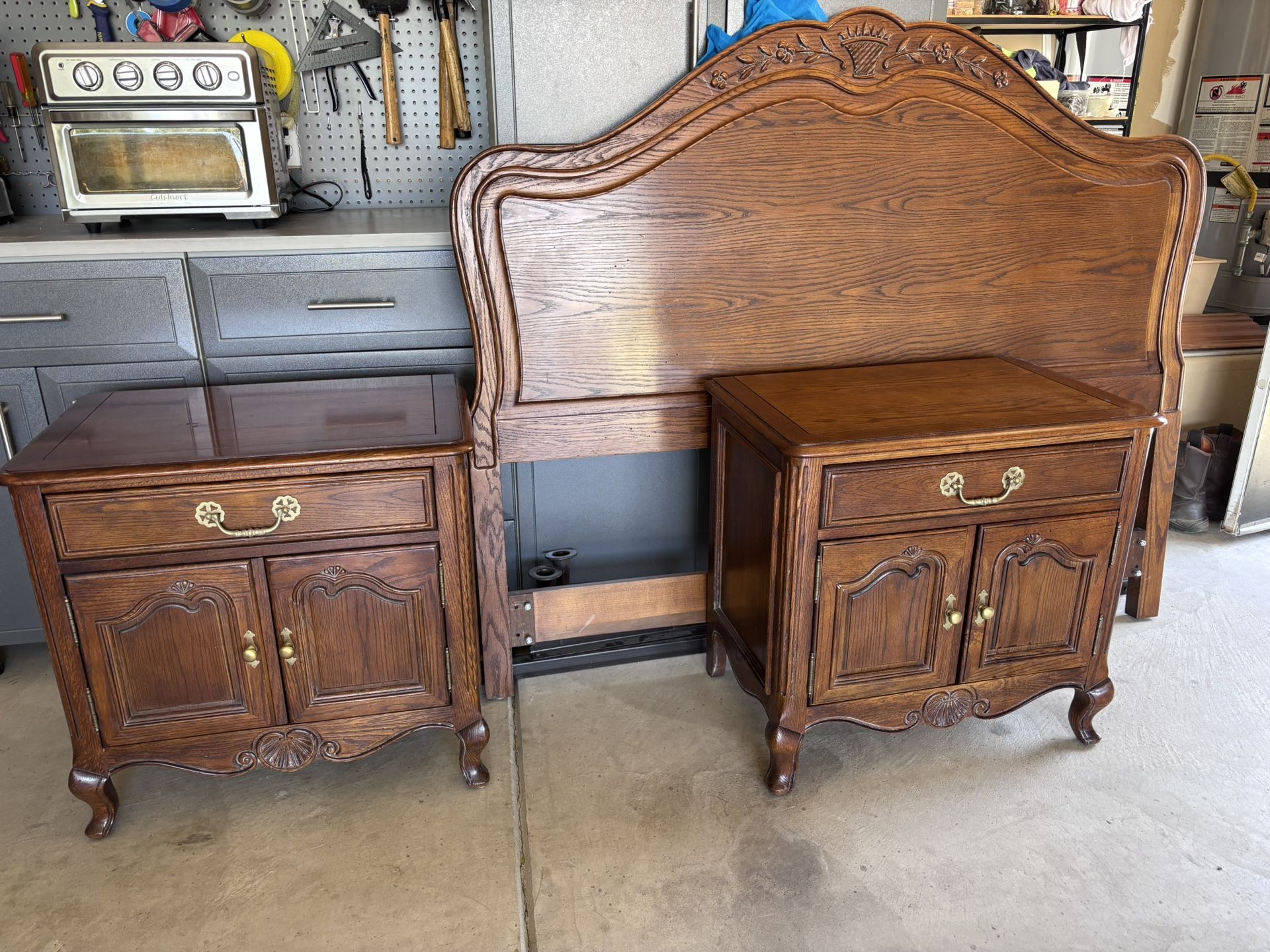Beautiful Antique 3 Pieces Queen bed W/ Frame