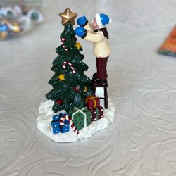 The Finishing Touch. Lead Figurine 