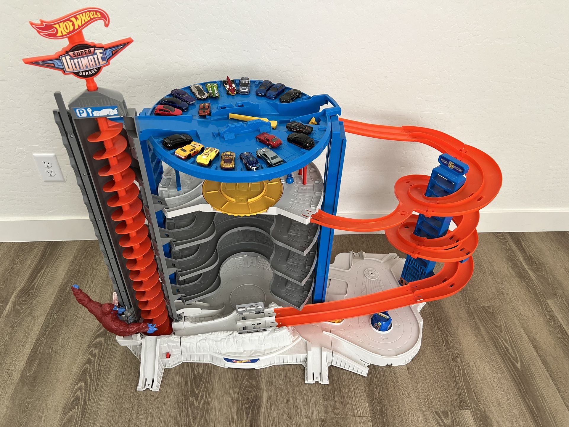 Hot Wheels Super hotsell Ultimate Garage