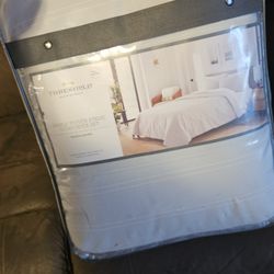 Brand New F/Q Simple wove striped comforter Light Blue