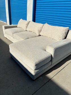 Living Spaces Beige Sectional Couch 🛻Delivery Available🛻