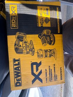 DEWALT XR 20V Brushless 3-Tool Combo Kit DCK307D1P1