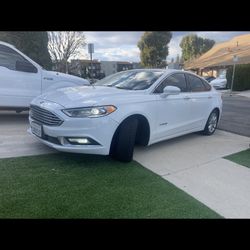 2017 Ford Fusion Hybrid SE