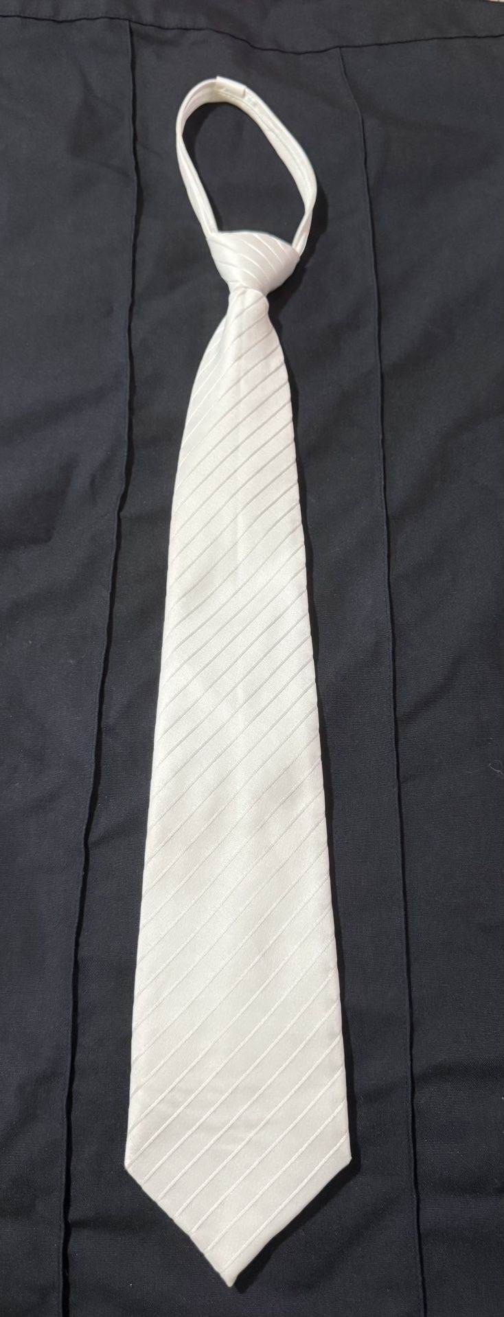 White tie