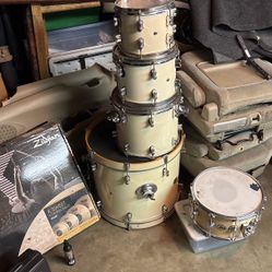 Pdp 4 Piece Drumset