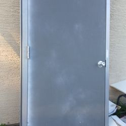 Puerta De Metal Comercial De 40 X 82 Excelente Condiciones 